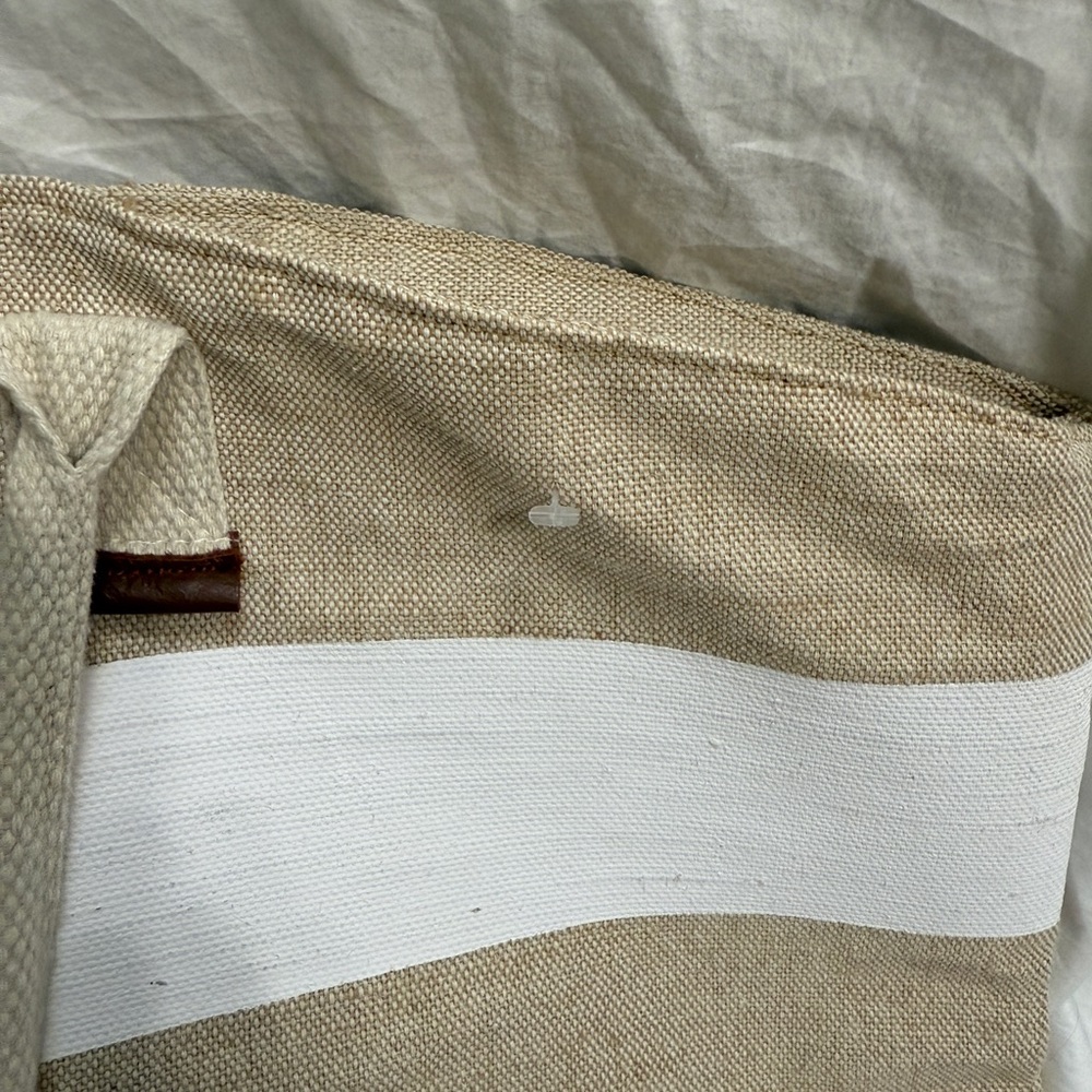 Women’s Large Tan and White Striped Reusable Tote Bag. - Picture 11 of 16